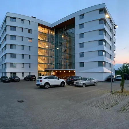 Tiiru 5 Апартаменти Пярну